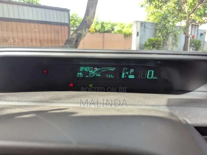 Toyota Aqua G Grade 2012 Car (Used)