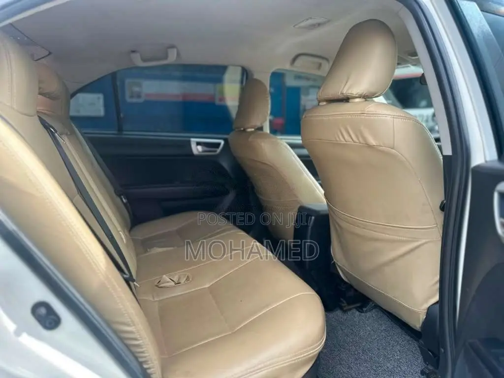 Toyota Axio 2016 Car (Used)