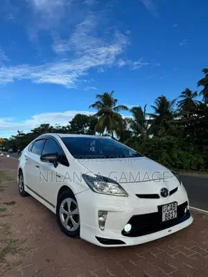 Toyota Prius 2014 Car (Used)