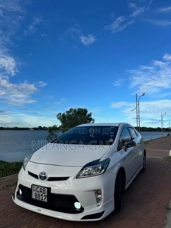 Toyota Prius 2014 Car (Used)