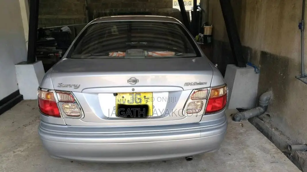 Nissan N16 2001 Car (Used)
