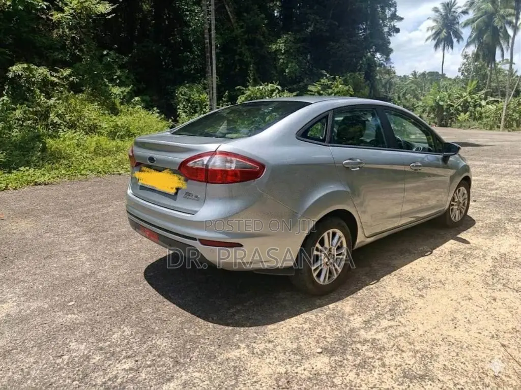Ford Fiesta 2015 Car (Used)
