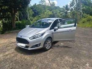 Ford Fiesta 2015 Car (Used)