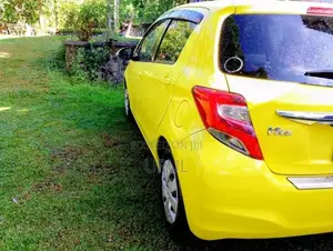 Toyota Vitz 2015 Car (Used)