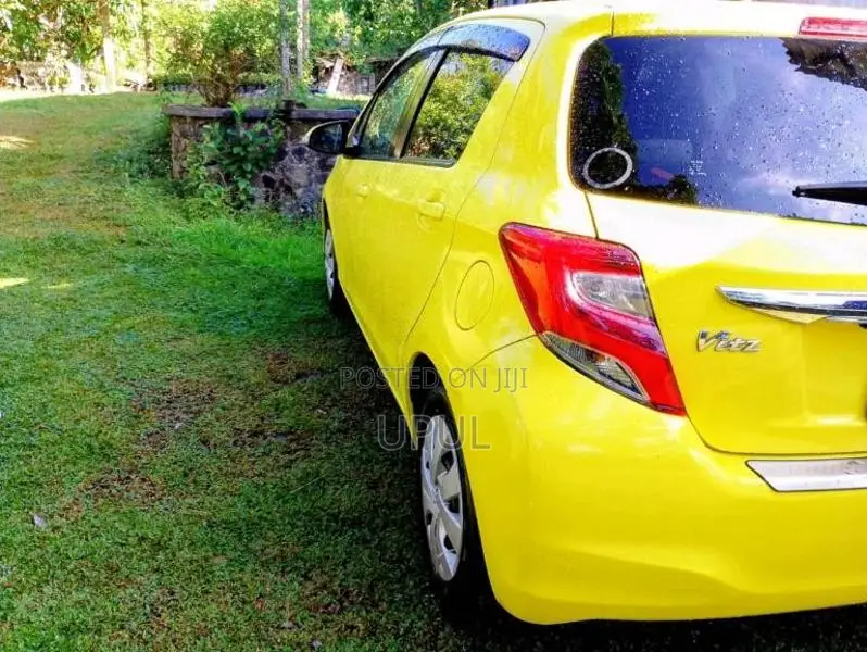 Toyota Vitz 2015 Car (Used)