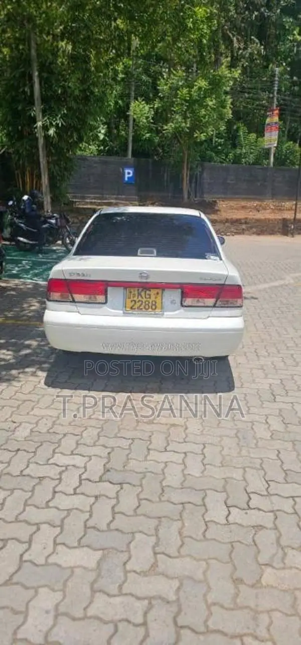 Nissan FB15 2004 Car (Used)