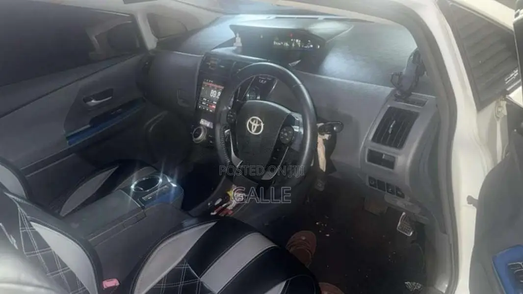 Toyota Prius 2012 Car (Used)