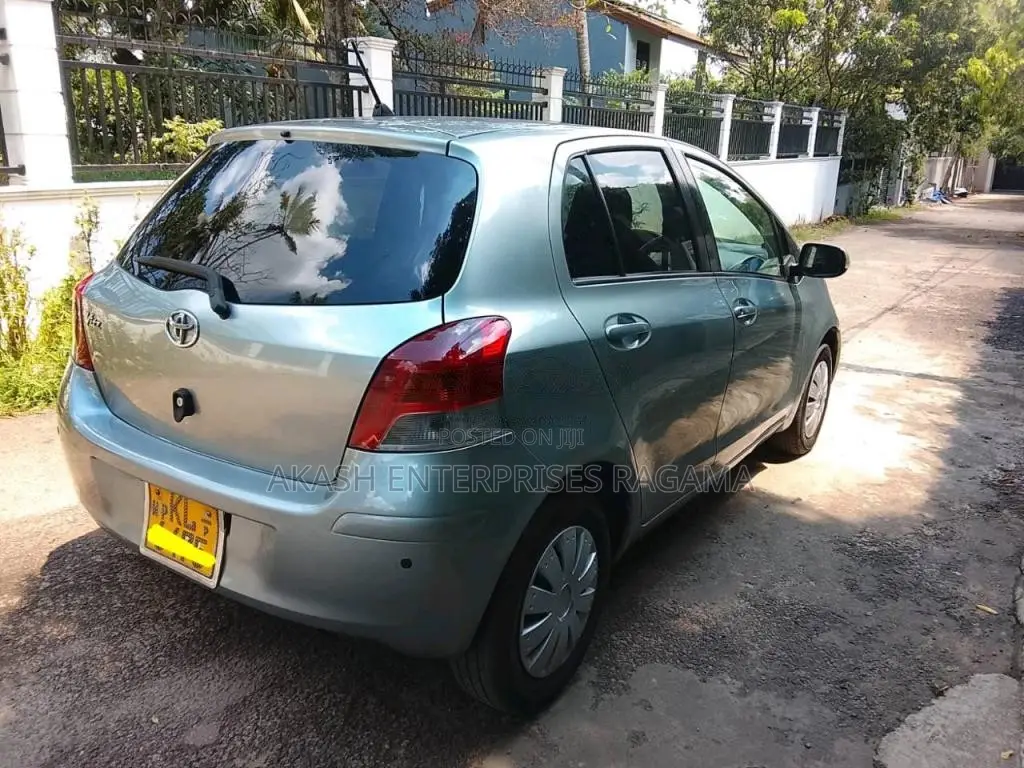 Toyota Vitz 2008 Car (Used)
