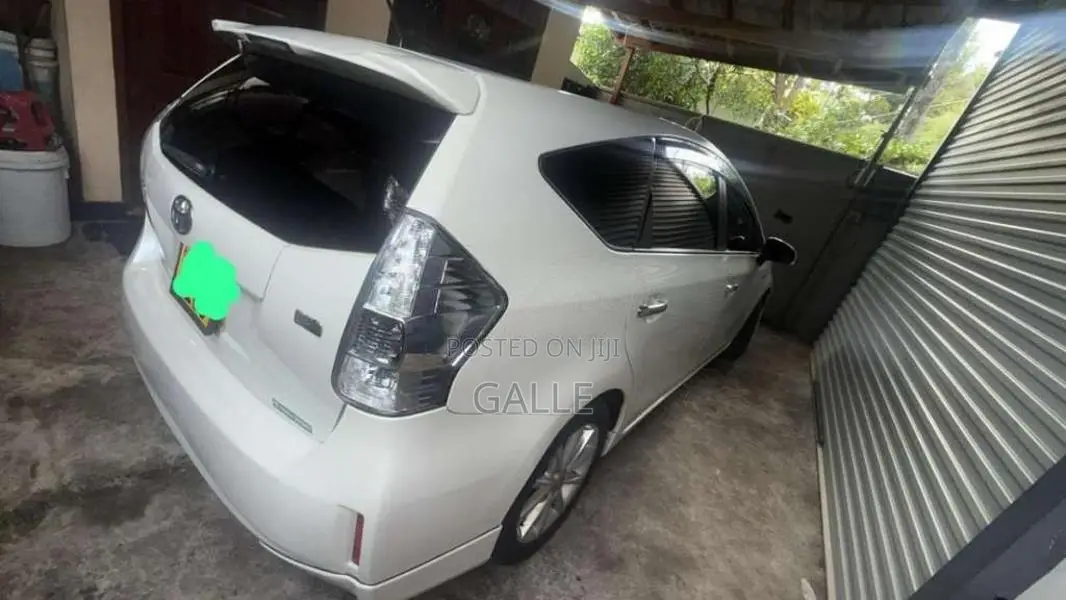 Toyota Prius 2012 Car (Used)