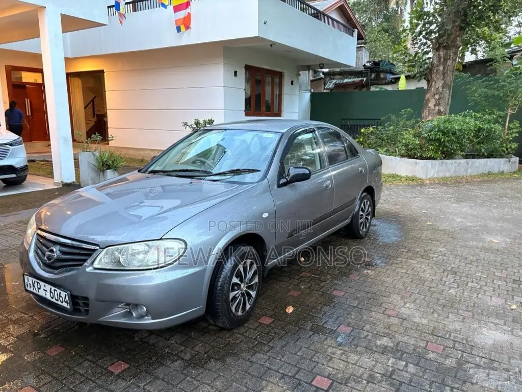 Nissan N17 2012 Car (Used)