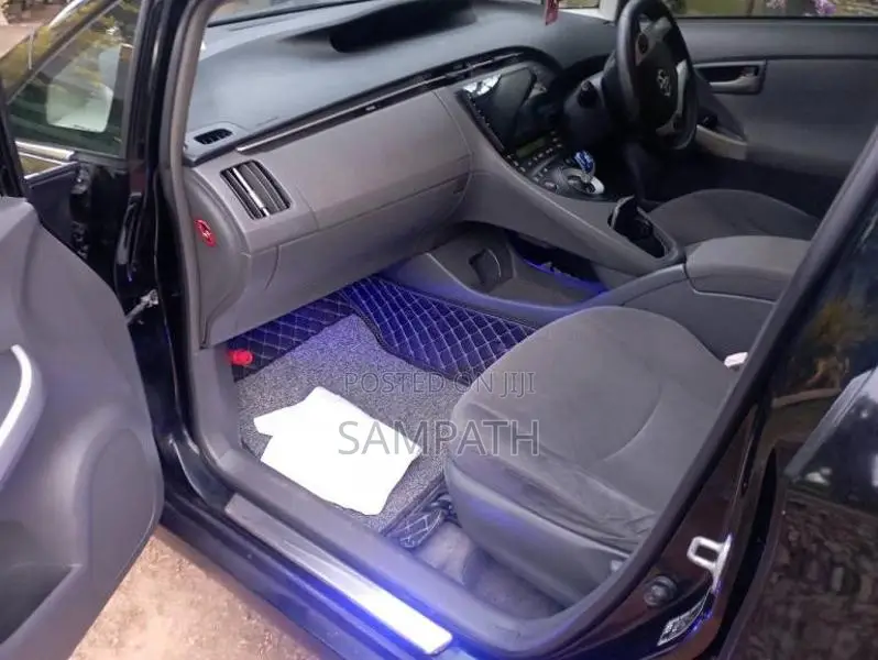 Toyota Prius 2012 Car (Used)