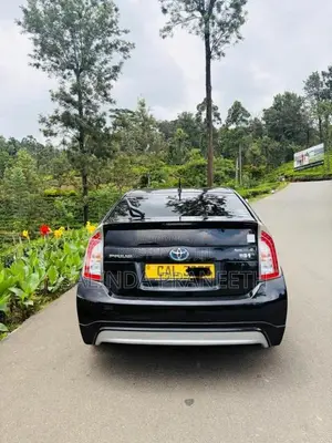 Toyota Prius 2015 Car (Used)