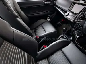 Toyota Axio 2019 Car (Used)