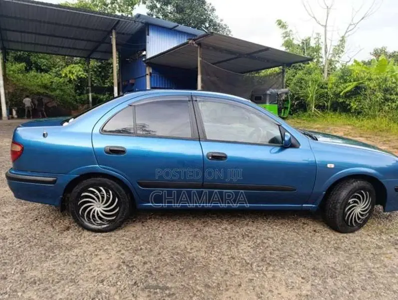 Nissan N16 2000 Car (Used)