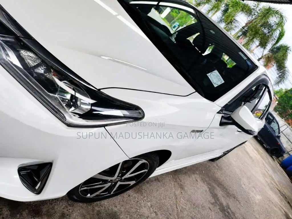 Toyota Axio 2019 Car (Used)