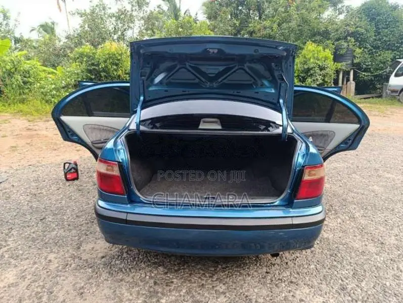 Nissan N16 2000 Car (Used)