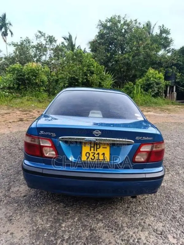 Nissan N16 2000 Car (Used)