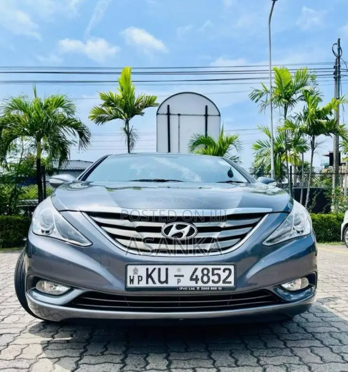Hyundai Sonata 2012 Car (Used)