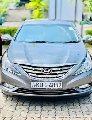 Hyundai Sonata 2012 Car (Used)