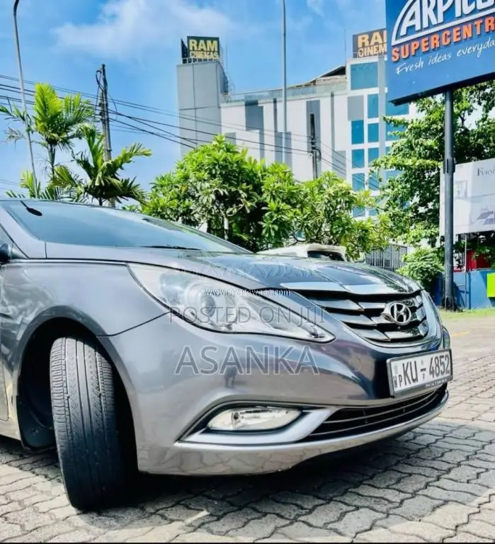 Hyundai Sonata 2012 Car (Used)