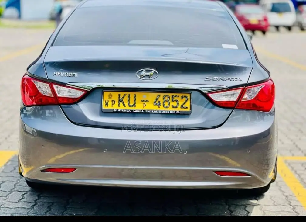 Hyundai Sonata 2012 Car (Used)