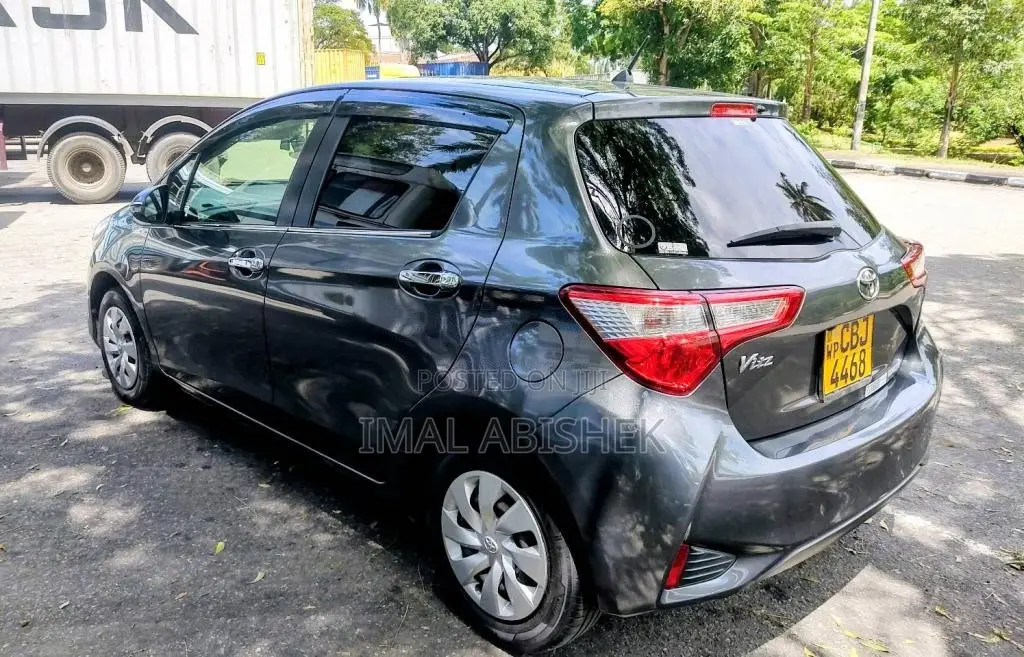 Toyota Vitz 2019 Car (Used)