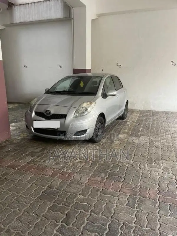 Toyota Vitz 2010 Car (Used)
