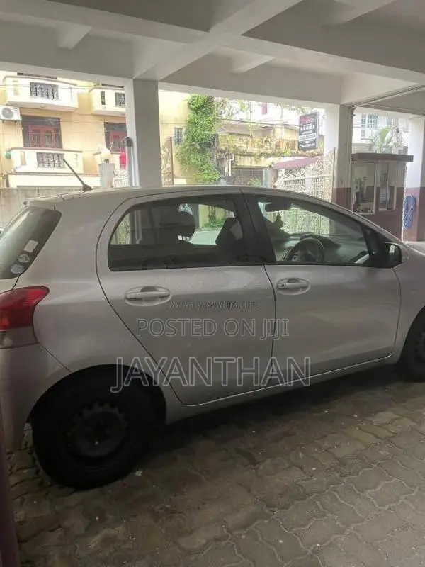 Toyota Vitz 2010 Car (Used)