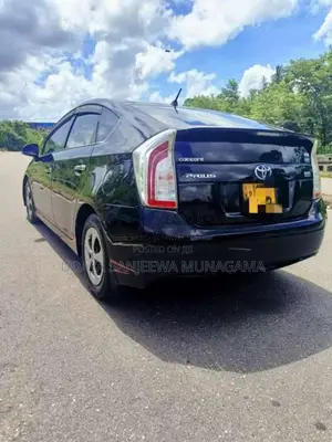Toyota Prius S Grade 2012 Car (Used)