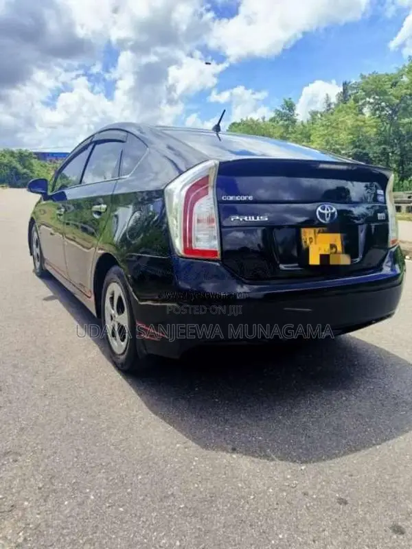 Toyota Prius S Grade 2012 Car (Used)