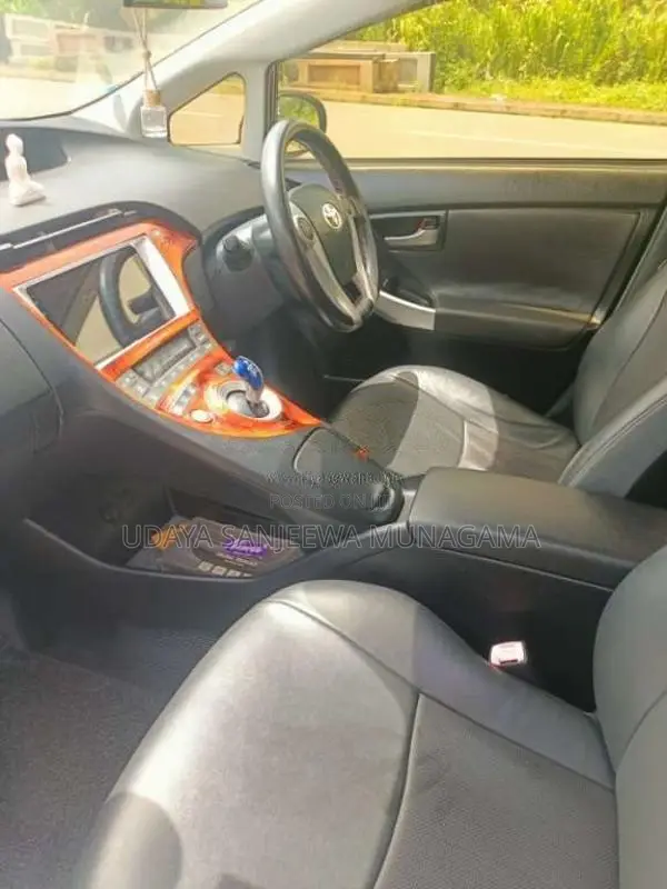 Toyota Prius S Grade 2012 Car (Used)