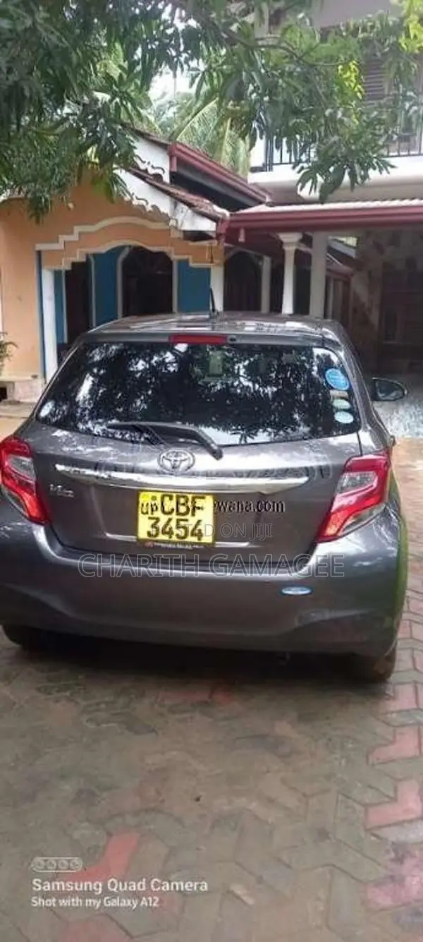 Toyota Vitz 2016 Car (Used)