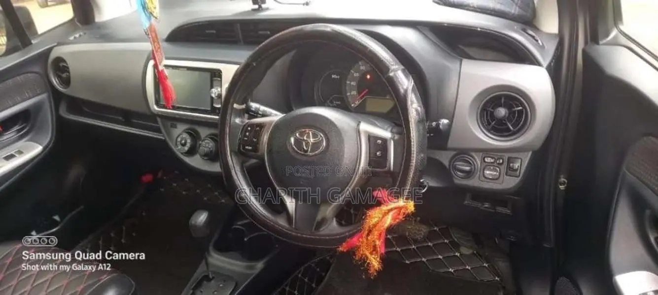 Toyota Vitz 2016 Car (Used)
