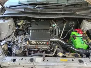 Toyota Vitz 2000 Car (Used)