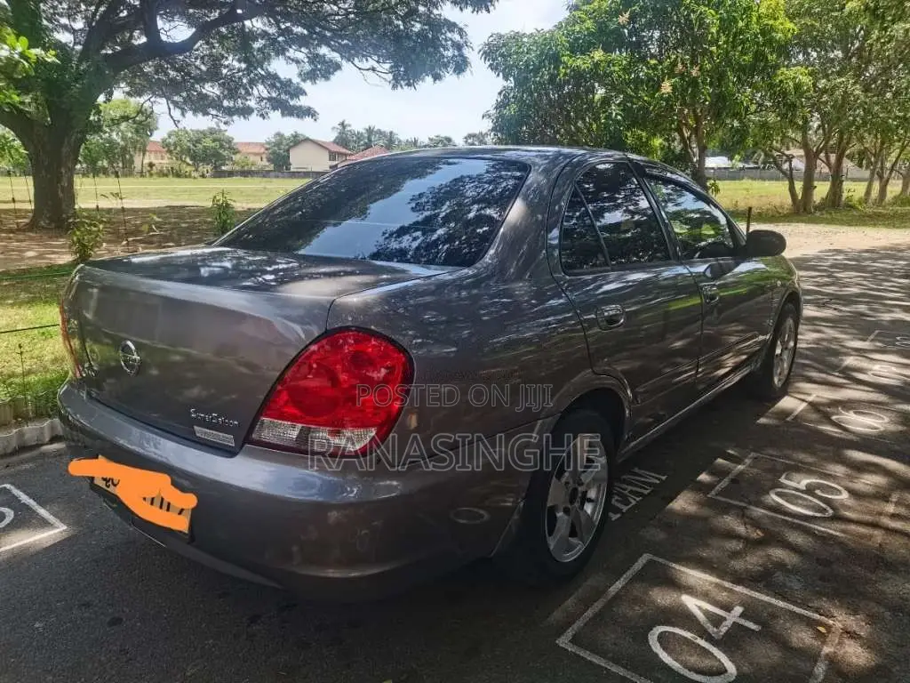 Nissan N17 2011 Car (Used)
