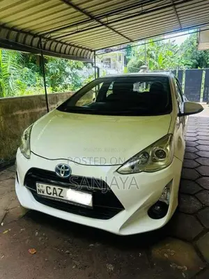 Toyota Aqua Urban G Grade 2015 Car (Used)