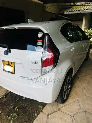 Toyota Aqua Urban G Grade 2015 Car (Used)