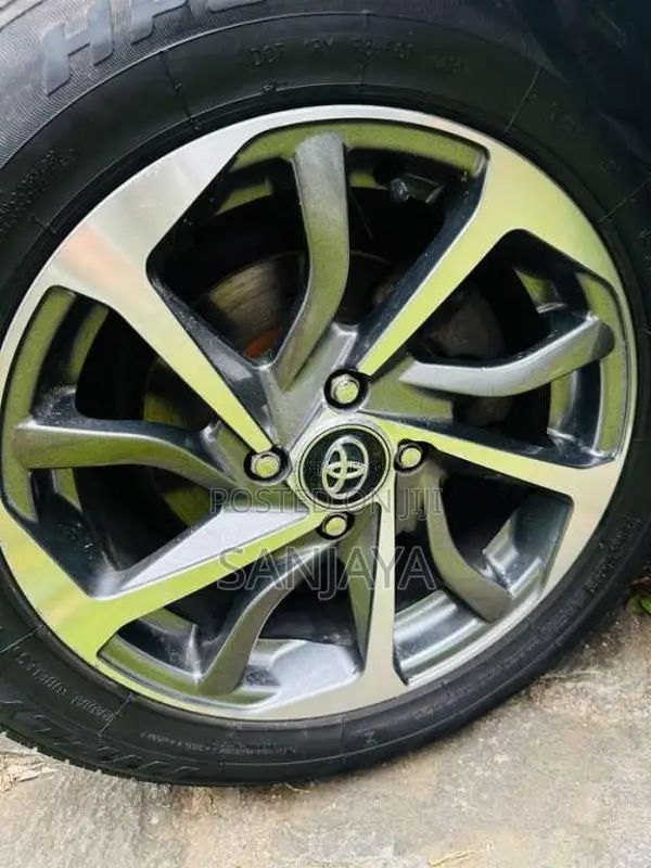Toyota Aqua Urban G Grade 2015 Car (Used)