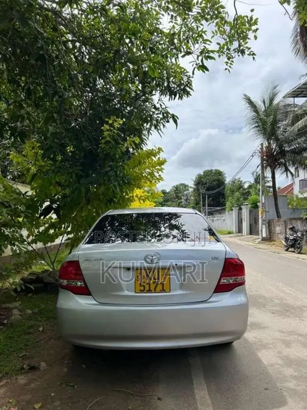 Toyota Axio 2010 Car (Used)