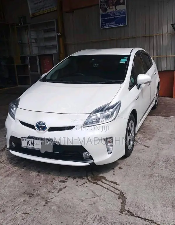 Toyota Prius 2012 Car (Used)