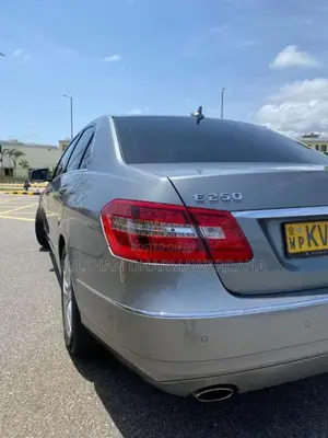 Mercedes-Benz E250 CGi W212 Avantgrade 2011 Car (Used)