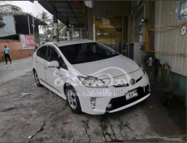 Toyota Prius 2012 Car (Used)