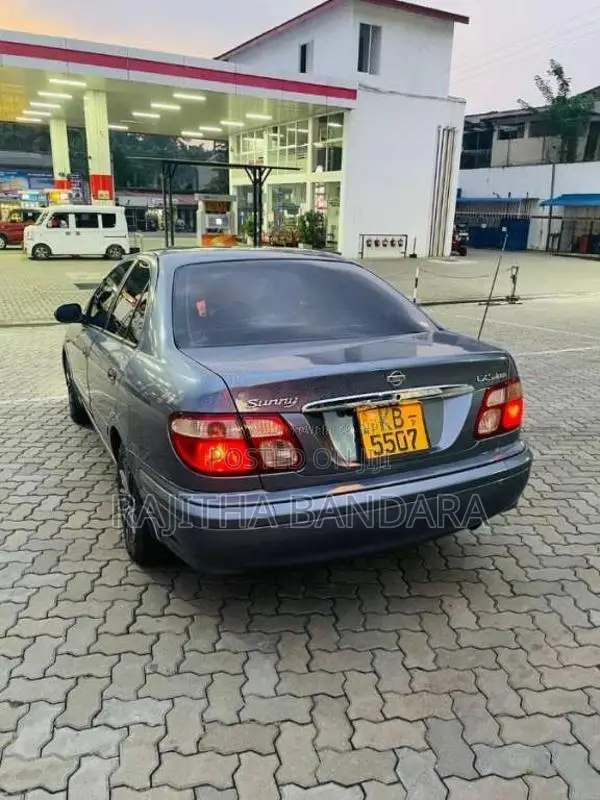 Nissan N16 2003 Car (Used)