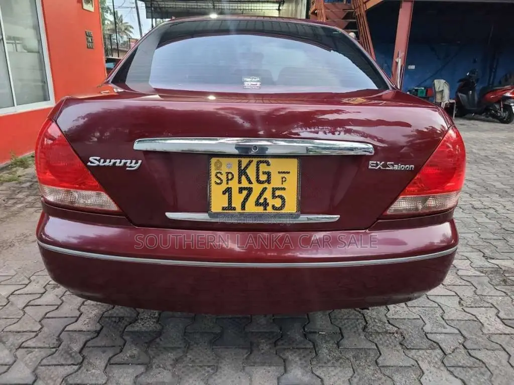 Nissan N17 2007 Car (Used)