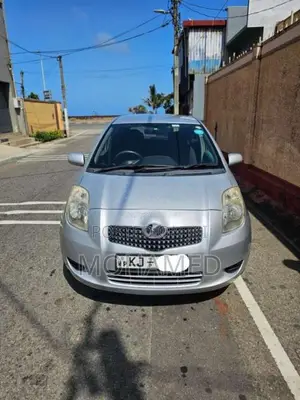 Toyota Vitz 2007 Car (Used)