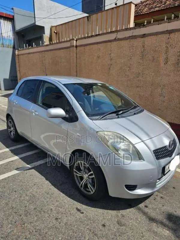 Toyota Vitz 2007 Car (Used)
