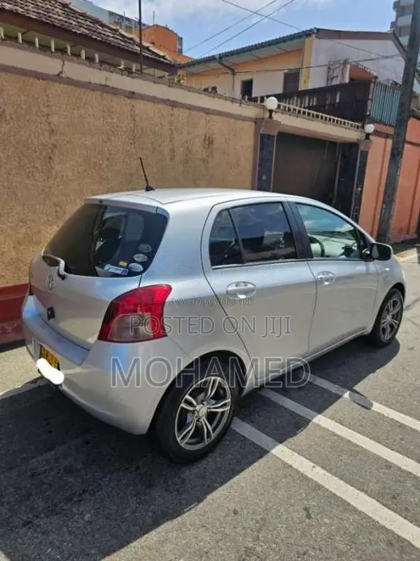 Toyota Vitz 2007 Car (Used)