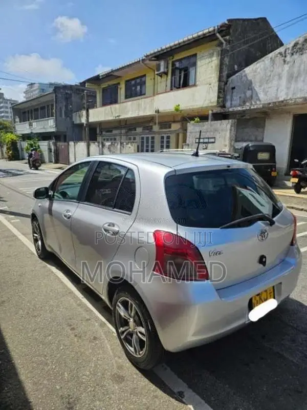 Toyota Vitz 2007 Car (Used)