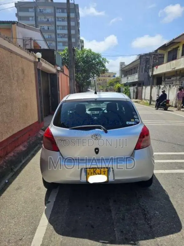Toyota Vitz 2007 Car (Used)