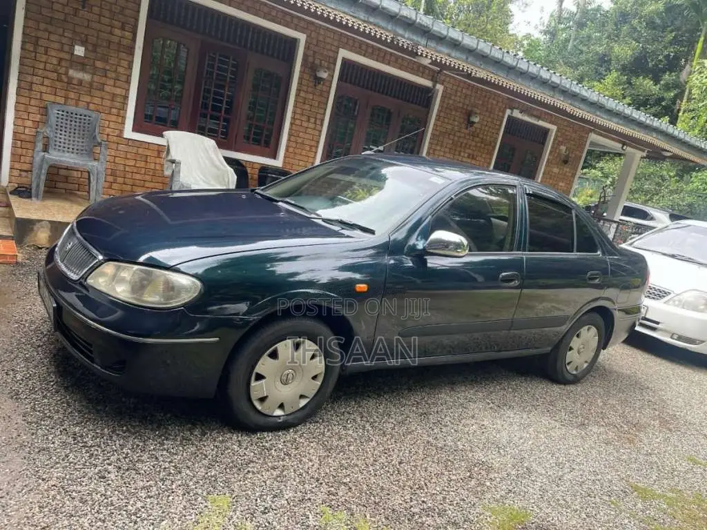 Nissan N17 2003 Car (Used)